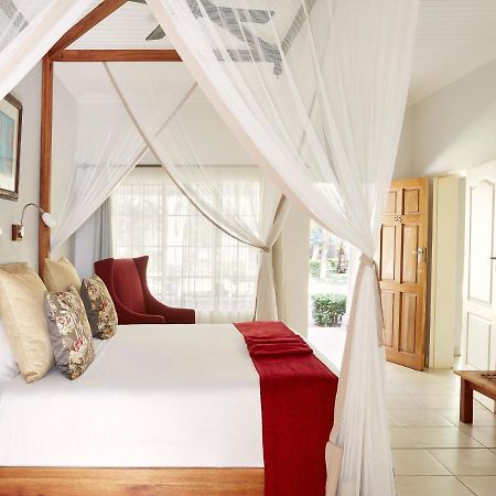 Batonka Guest Lodge Victoria Falls Exterior photo