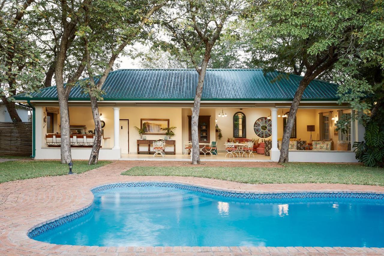 Batonka Guest Lodge Victoria Falls Exterior photo